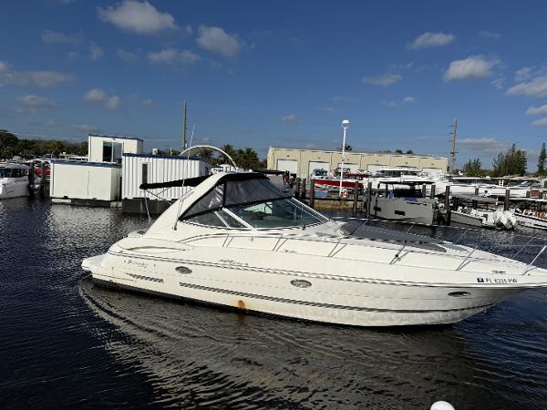 2005 Cruisers Yachts 340 Express