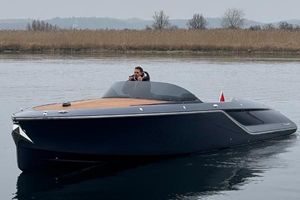 Frauscher Frauscher 858 Fantom 2024 Frauscher 858 Fantom luxury boat on calm water, sleek design, modern elegance.