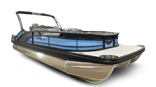 2025 Bennington R Bowrider Swingback 24 RTSB