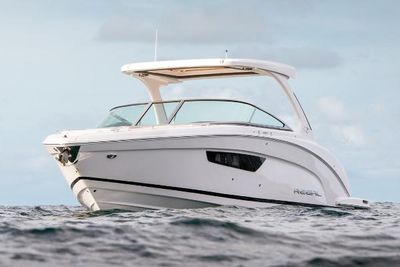 Regal 33 OBX Boat