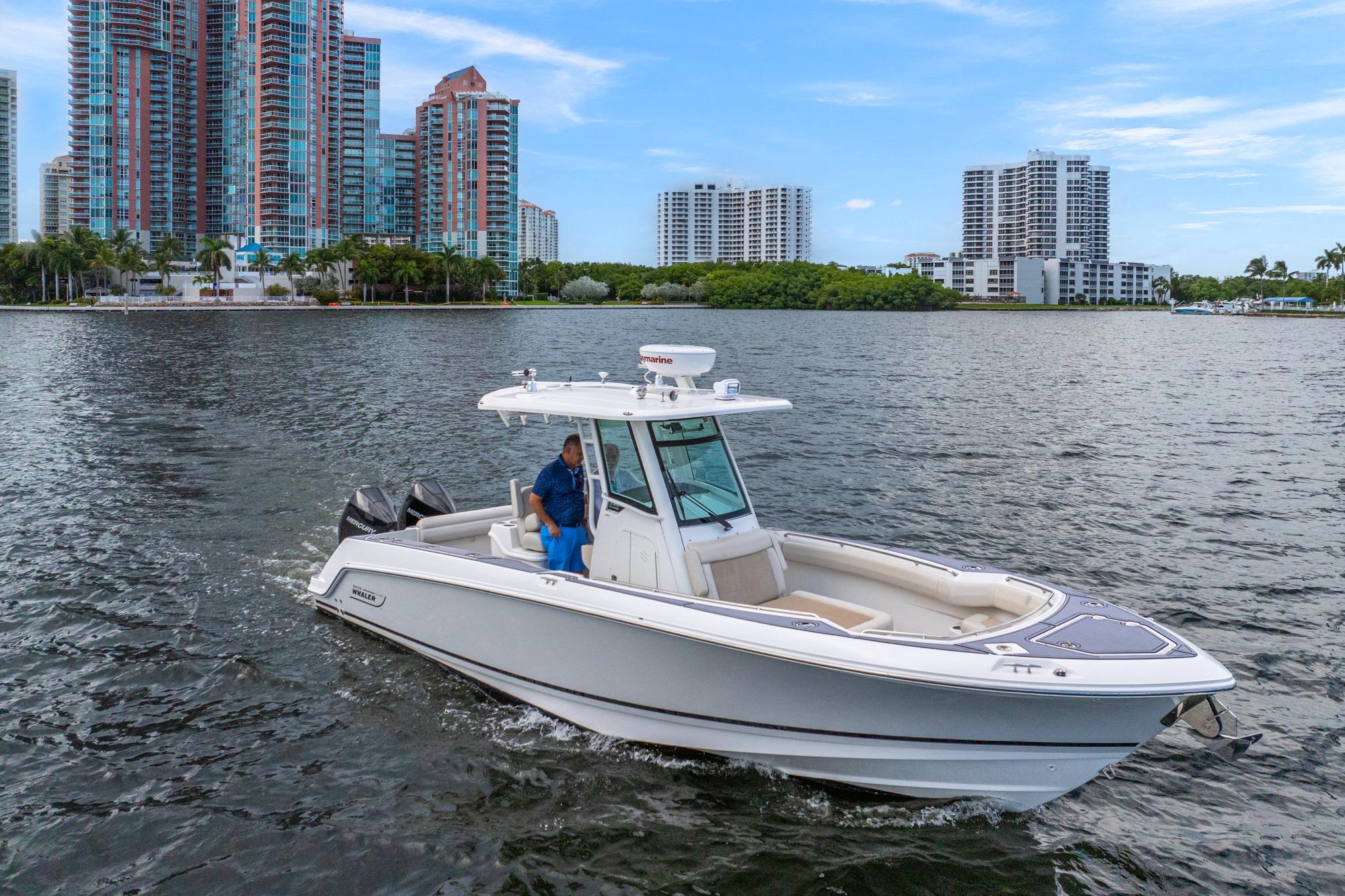 2018 Boston Whaler 280 Outrage