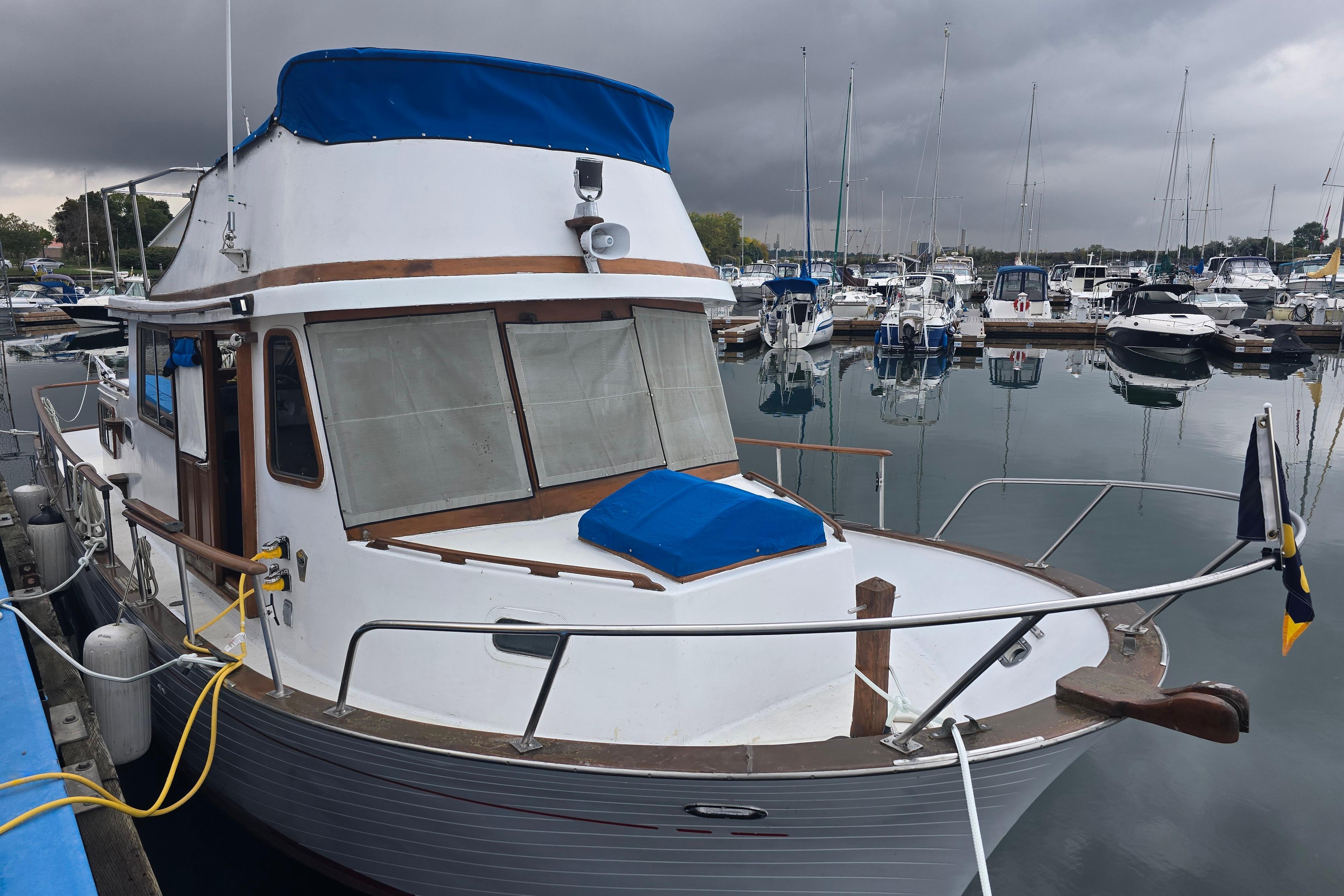 1974 Marine Trader Double Cabin