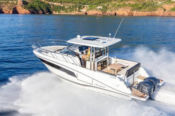 Jeanneau Leader 10.5 WA Series 2 2025 Jeanneau Leader 10.5 WA Series 2 cruising on open water, showcasing sleek design and powerful engines.