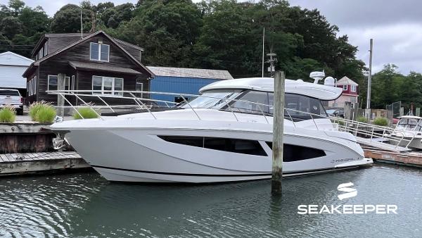 2022 Regal 42 Grande Coupe