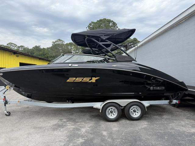 2025 Yamaha Boats 255XD