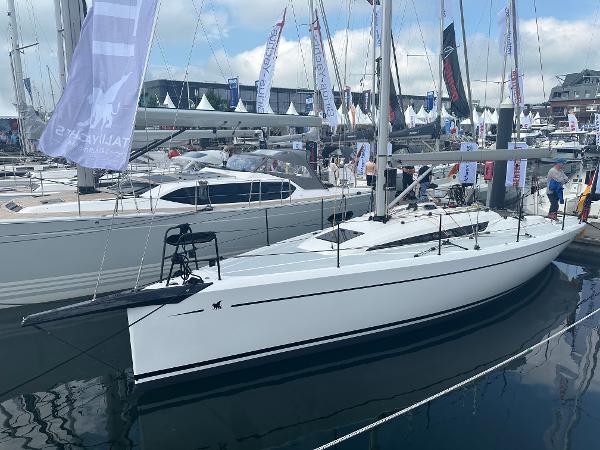 2023 Italia Yachts 9.98