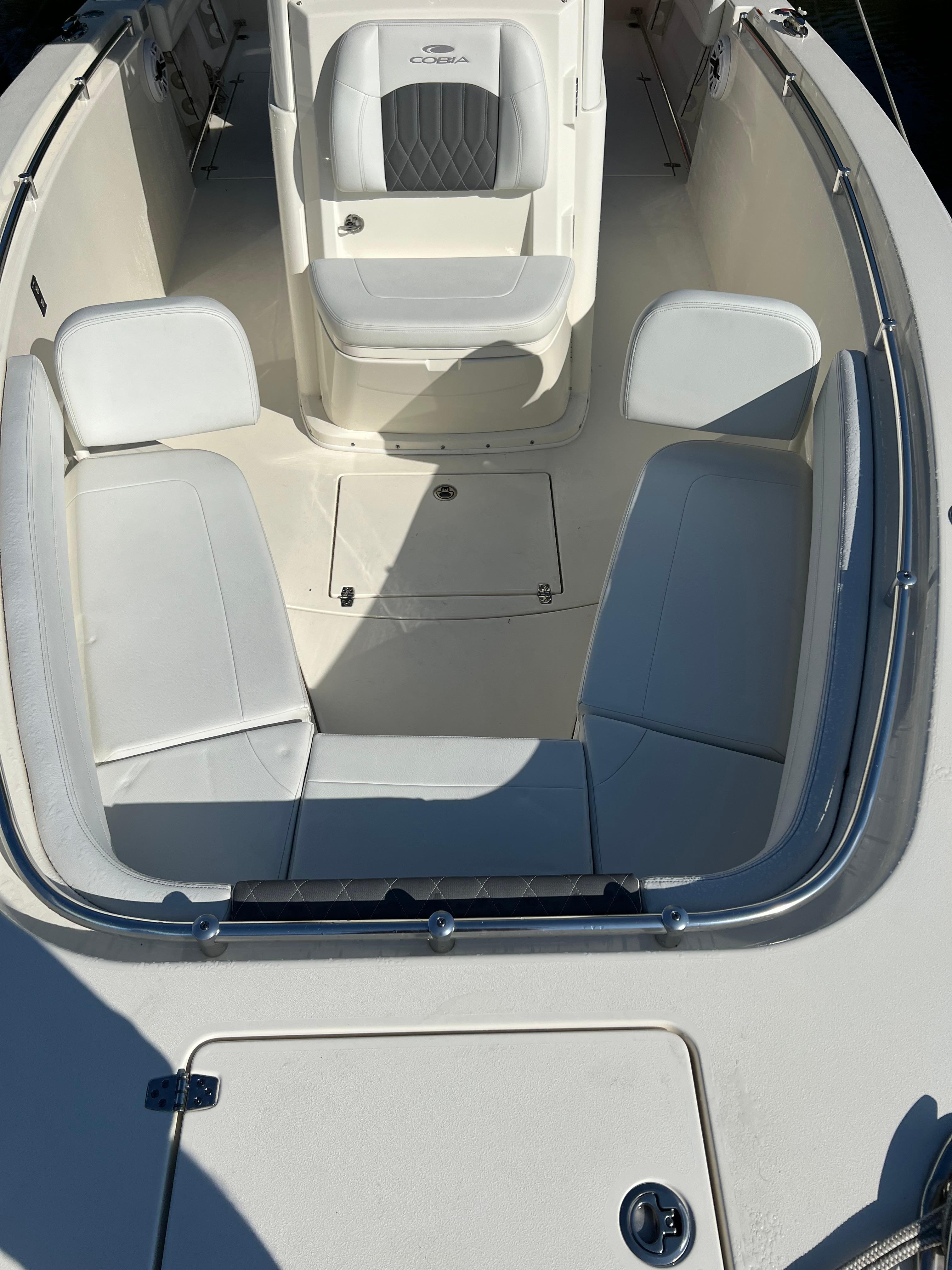 2024 Cobia 280CC
