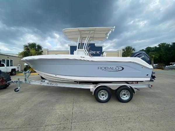 2026 Robalo 202 EXPLORER