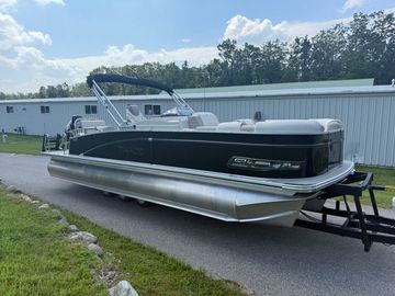 2026 Tahoe 2385 QUAD LOUNGER SHIFT