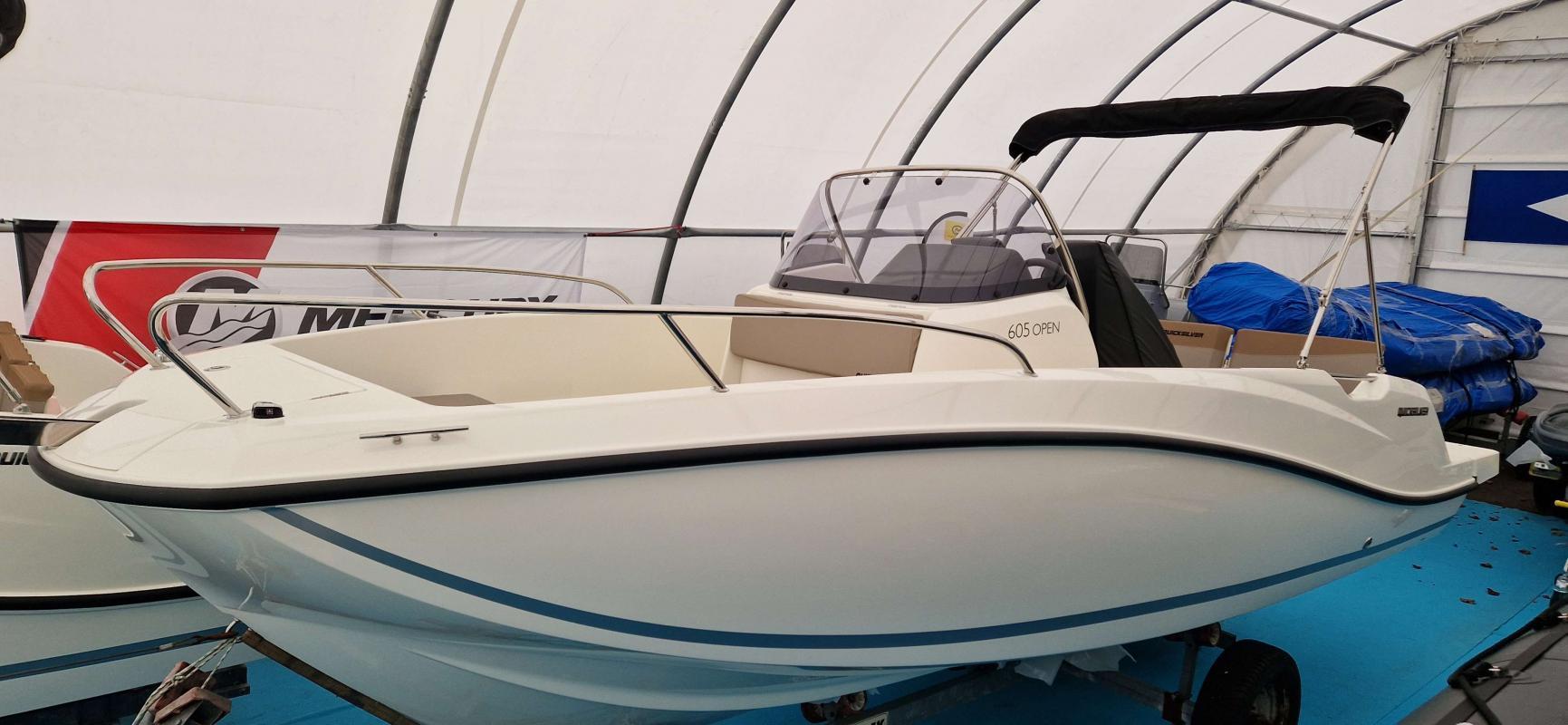 Quicksilver Activ 605 Open