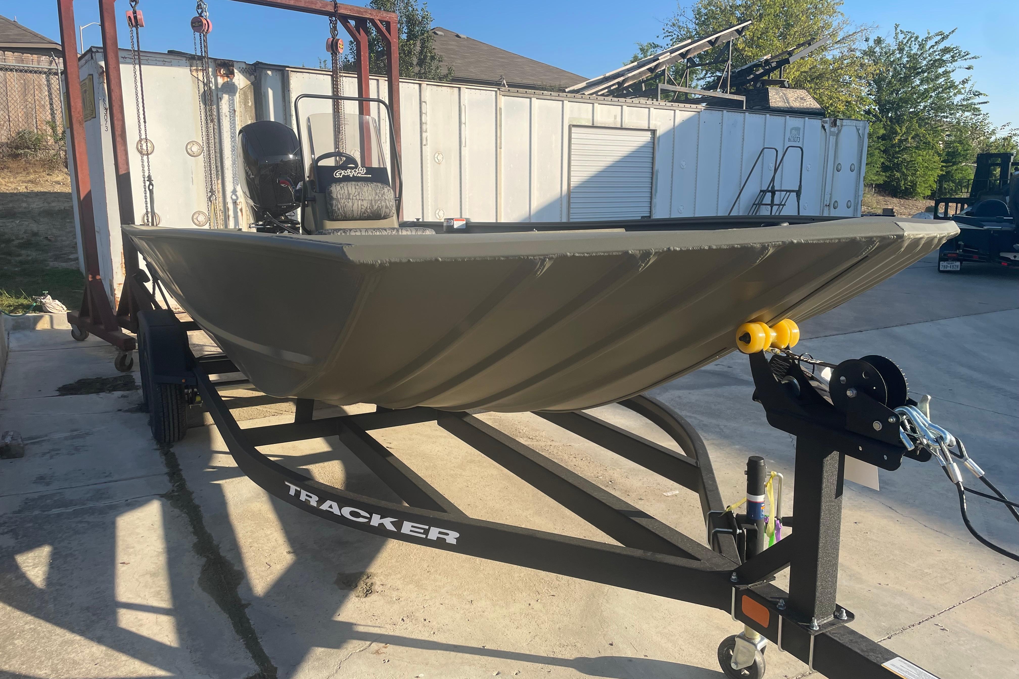 2026 Tracker Grizzly 2072 CC
