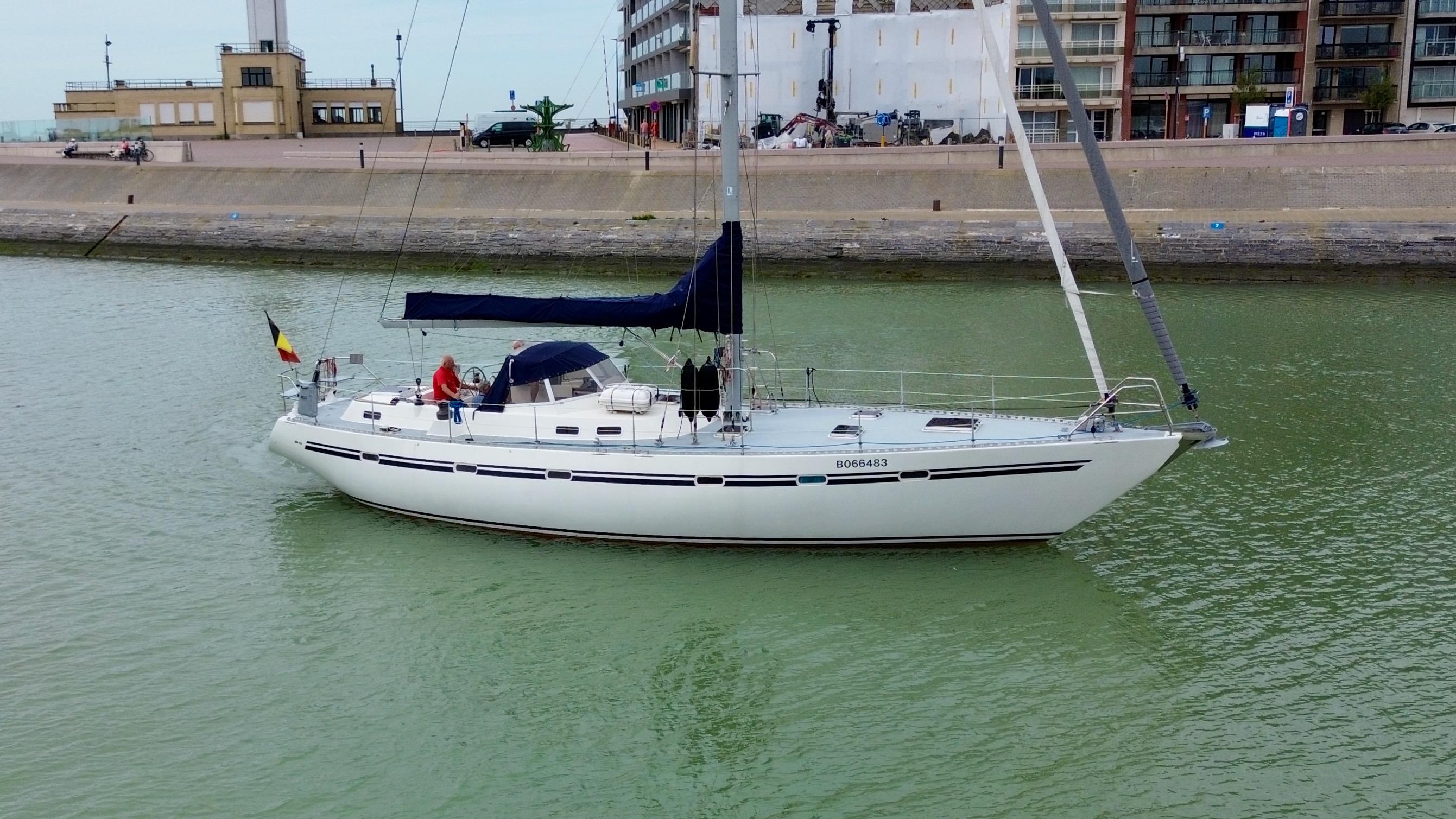 2014 Offshore Yachts AN47