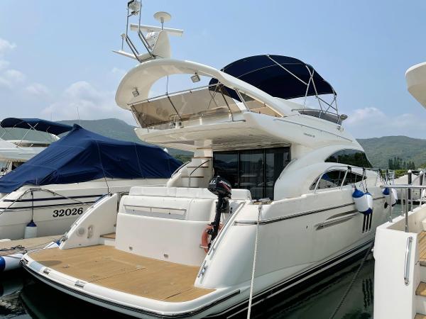 2010 Princess 58