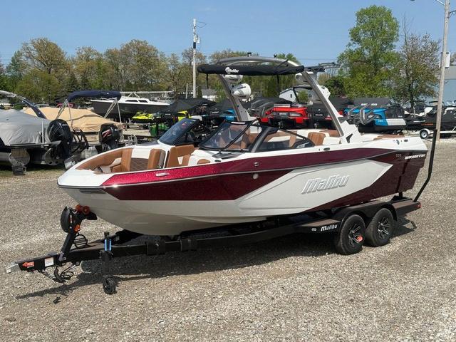 2025 Malibu 23 LSV