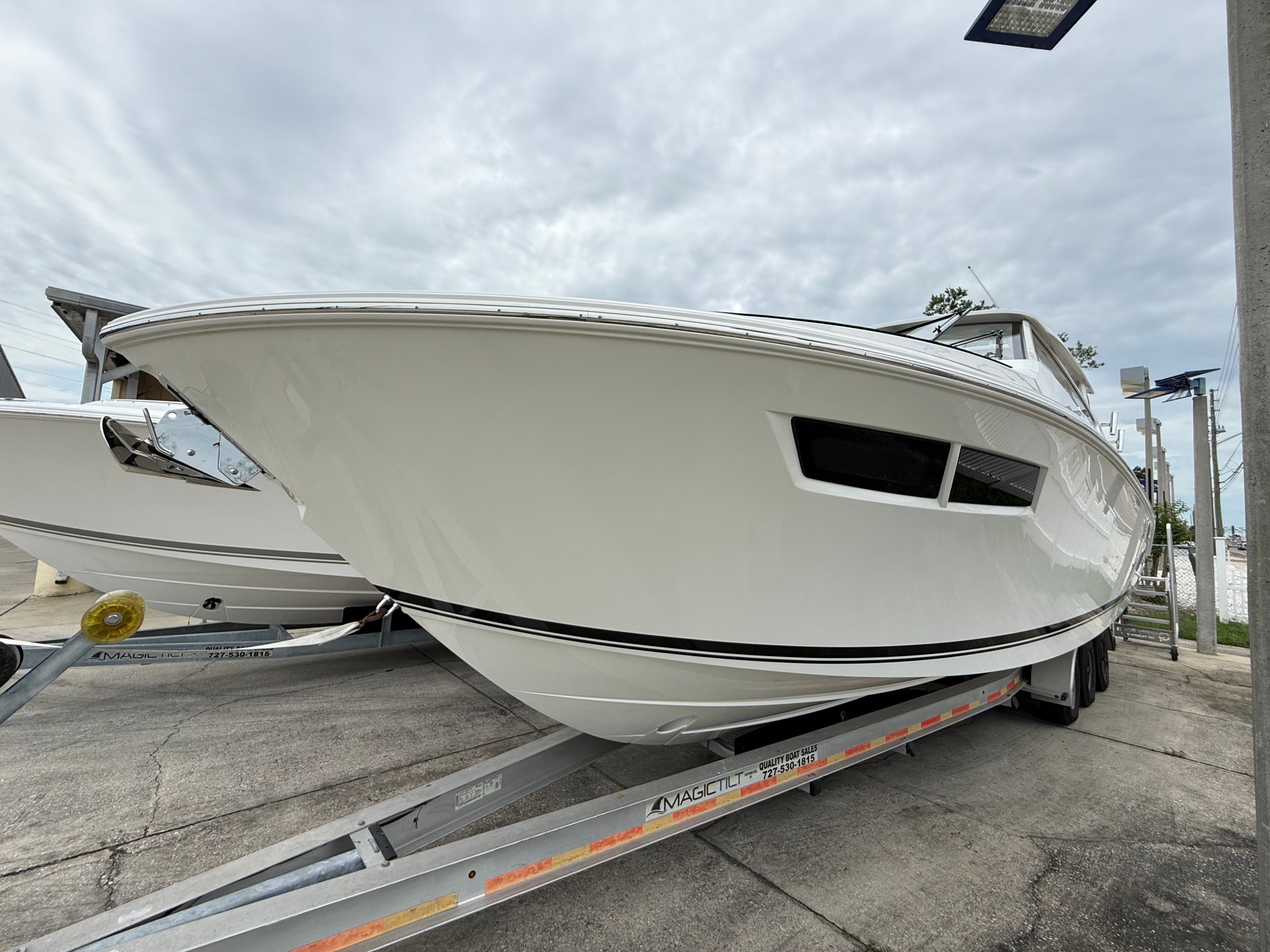 2026 Pursuit DC 365 Dual Console