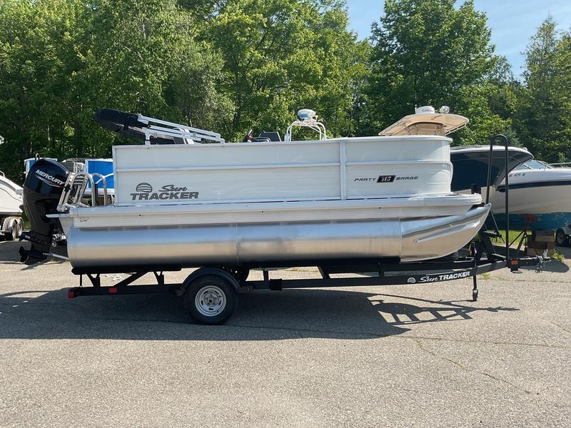 2026 Sun Tracker PB 16 DLX