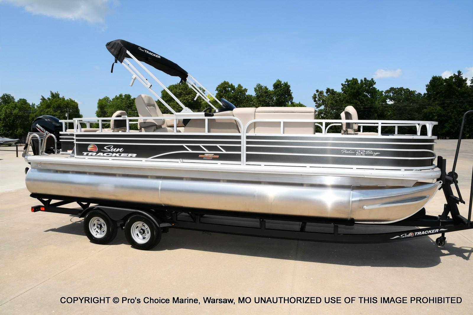 Sun Tracker FISHIN' BARGE 22 DLX ~AVAILABLE SEPTEMBER~