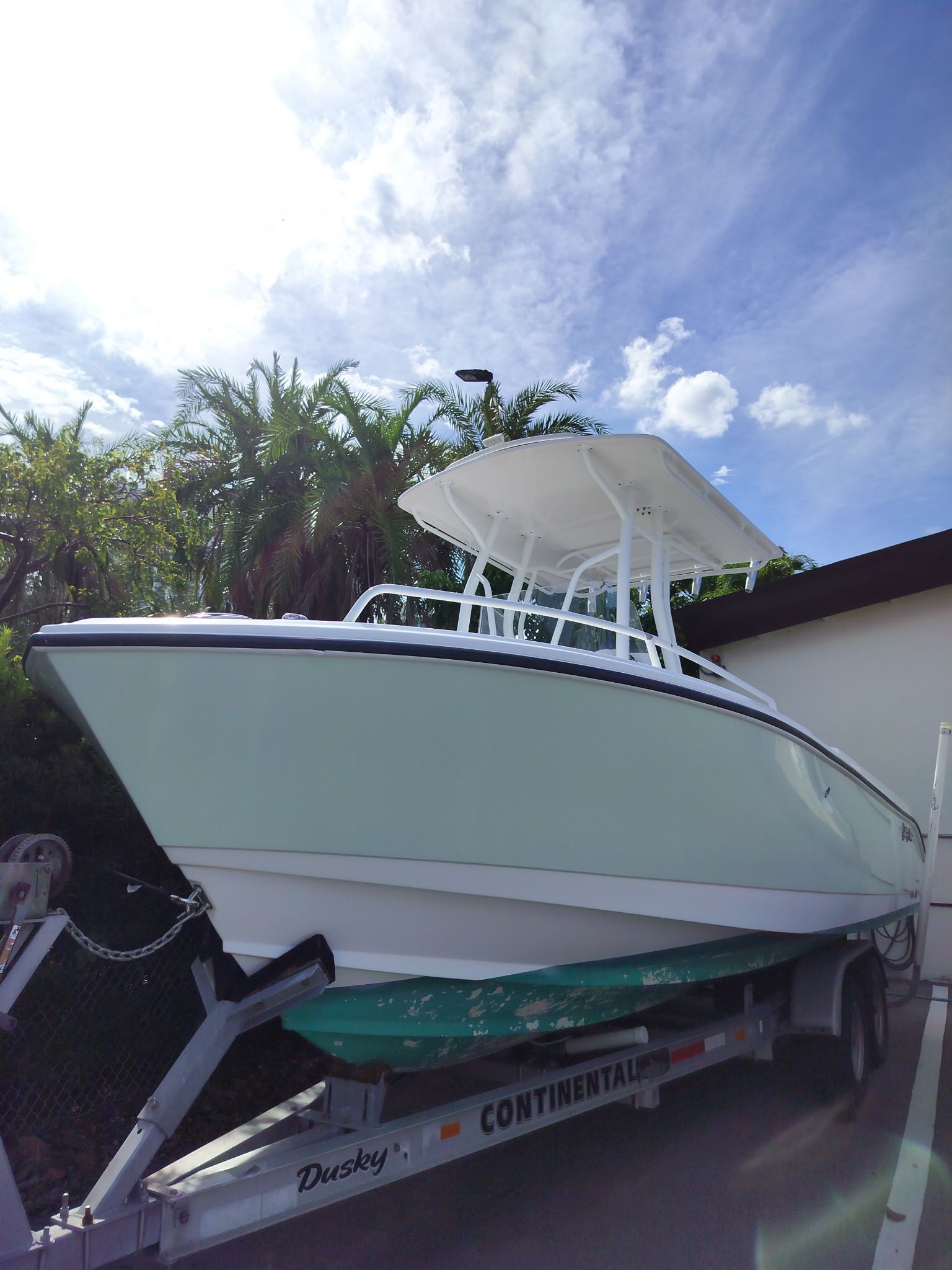 Edgewater 208CC