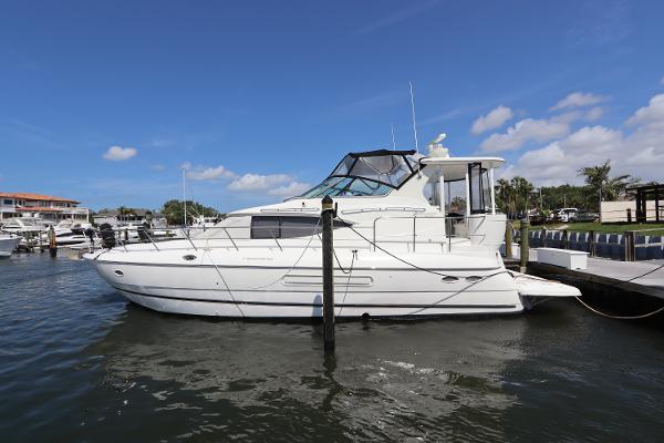 2000 Cruisers Yachts 4450 Express Motoryacht