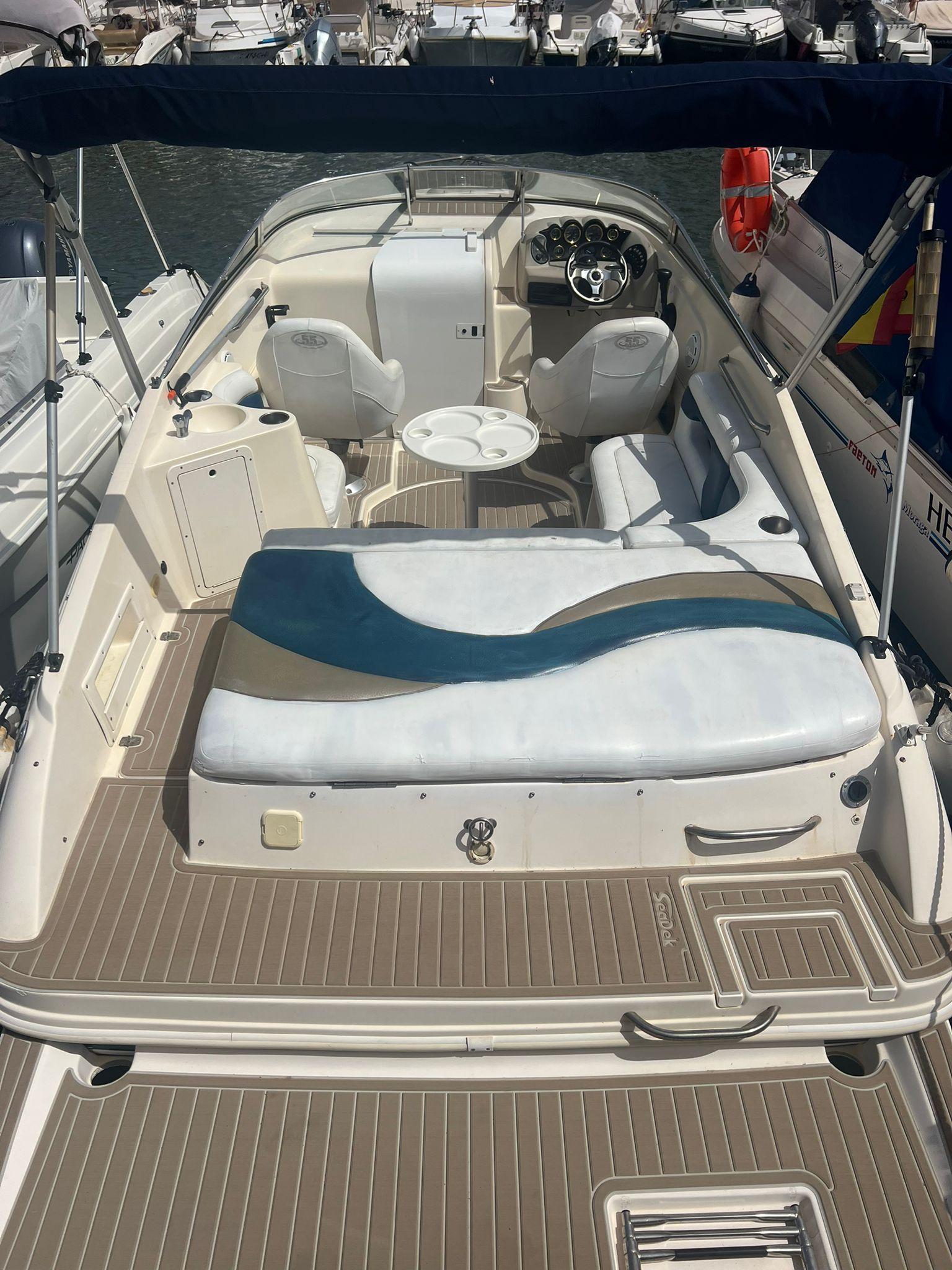2001 Rinker 232 CC