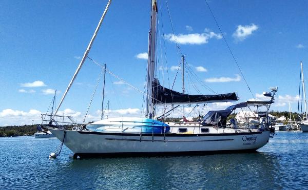 1995 Pacific Seacraft Crealock 37