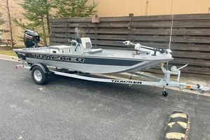 Tracker Bass Tracker Classic CC 2026 Tracker Bass Tracker Classic CC boat on trailer, parked outdoors.