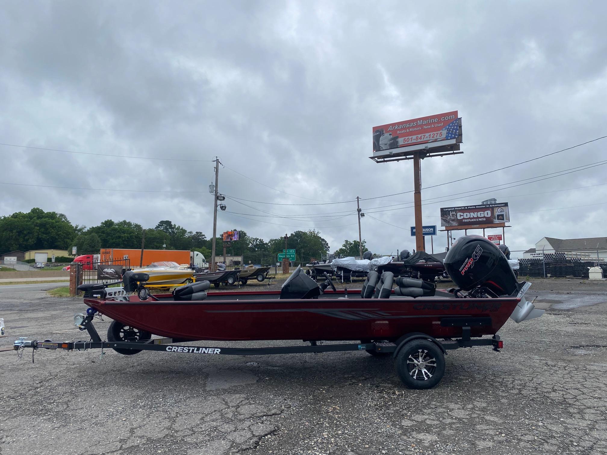 Crestliner XF 189  18' Shallow Water Bass Fishing Boat