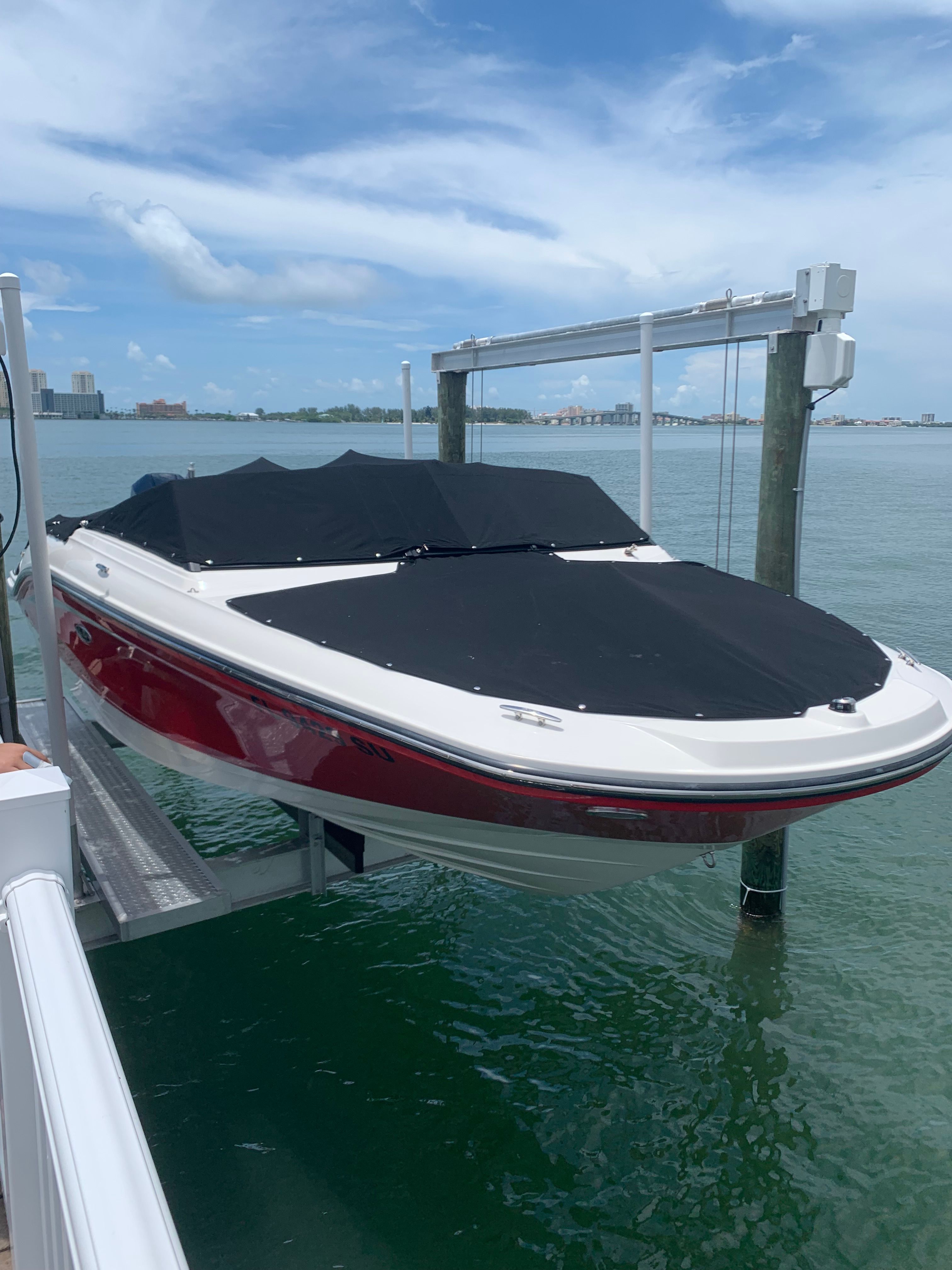 2021 Sea Ray SPX 210 Outboard