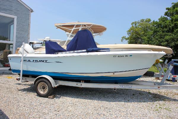 2006 Sea Hunt Triton 202