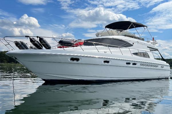 Sealine T52