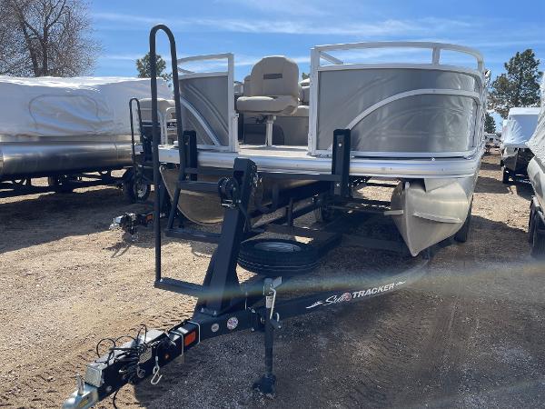 2024 Sun Tracker Fishin' Barge 22 DLX