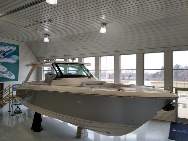 2024 Tiara Yachts 38LS