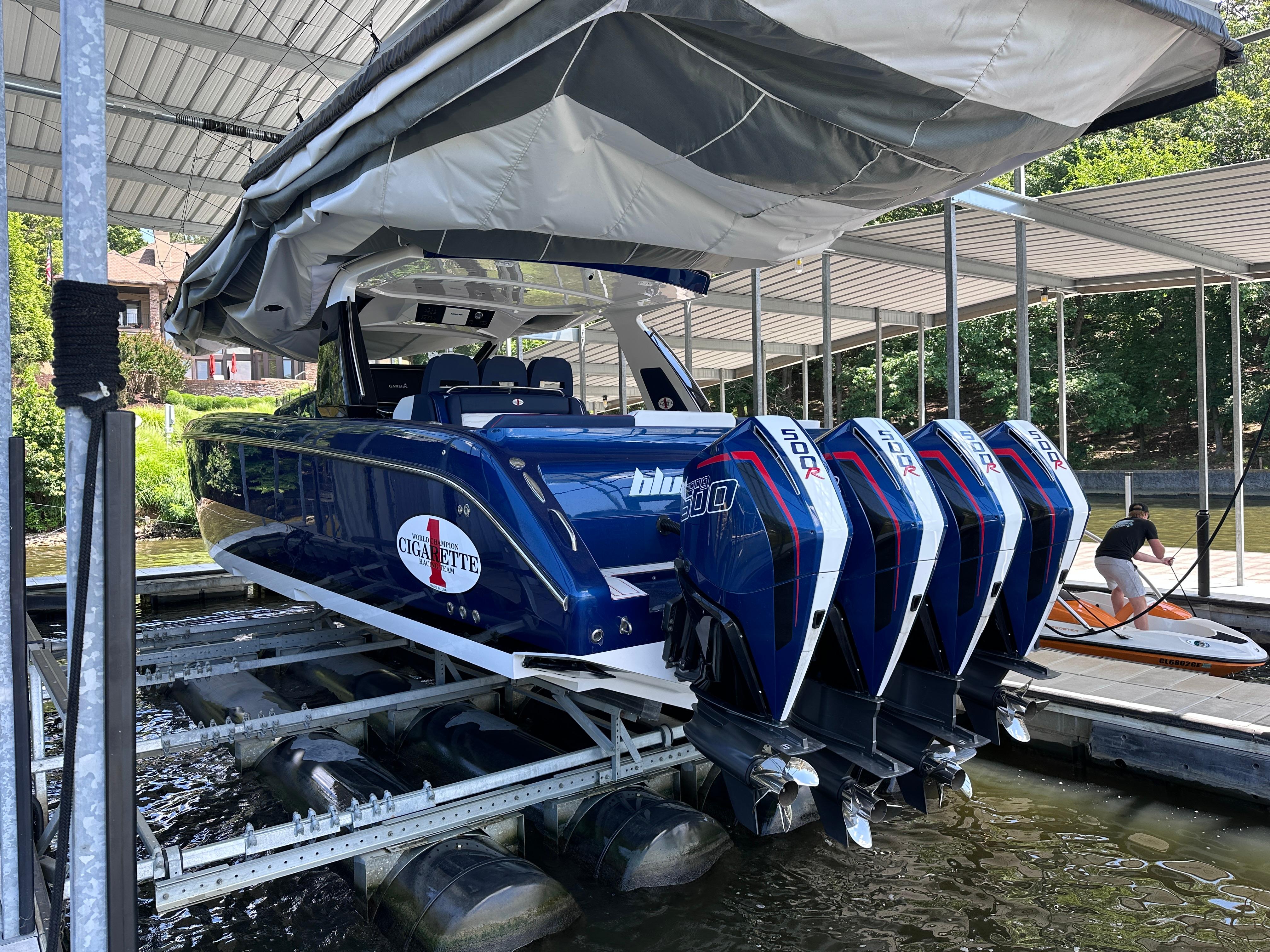 2024 Cigarette 42 Auroris