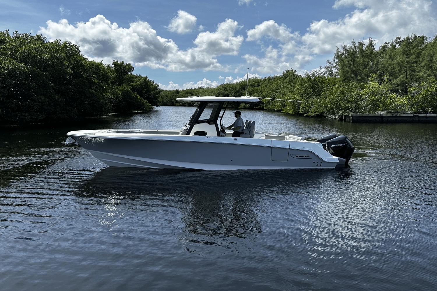2025 Boston Whaler 280 Outrage