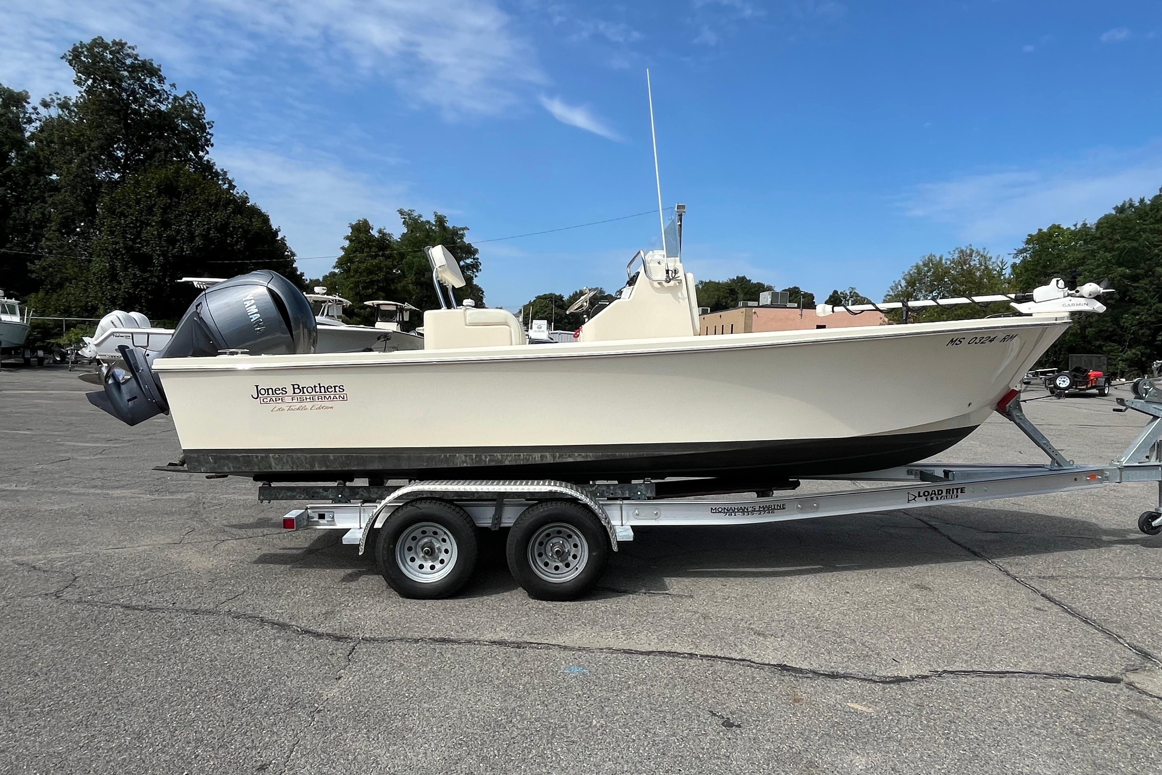 2025 Jones Brothers 23 Cape Fisherman Lite Tackle