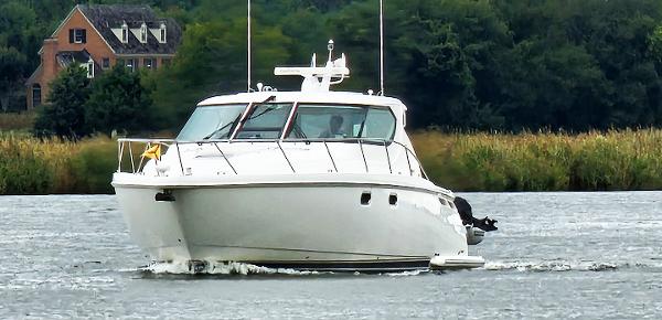 Tiara Yachts 4300 Sovran