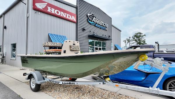2025 Carolina Skiff E18 JVX Swamp Edition