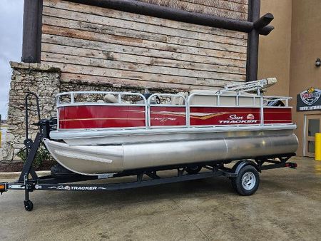 New 2023 Sun Tracker Bass Buggy 18 DLX in Niagara On The Lake, ON
