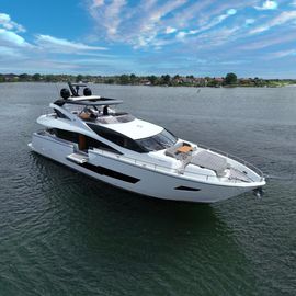 2018 Sunseeker 86 Yacht