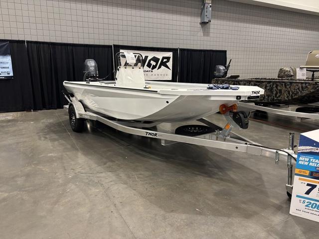 Thor LAKE HAMMER 1900 CC W/ BAYSTAR STEERING