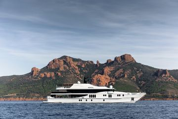 2007 Austal Displacement