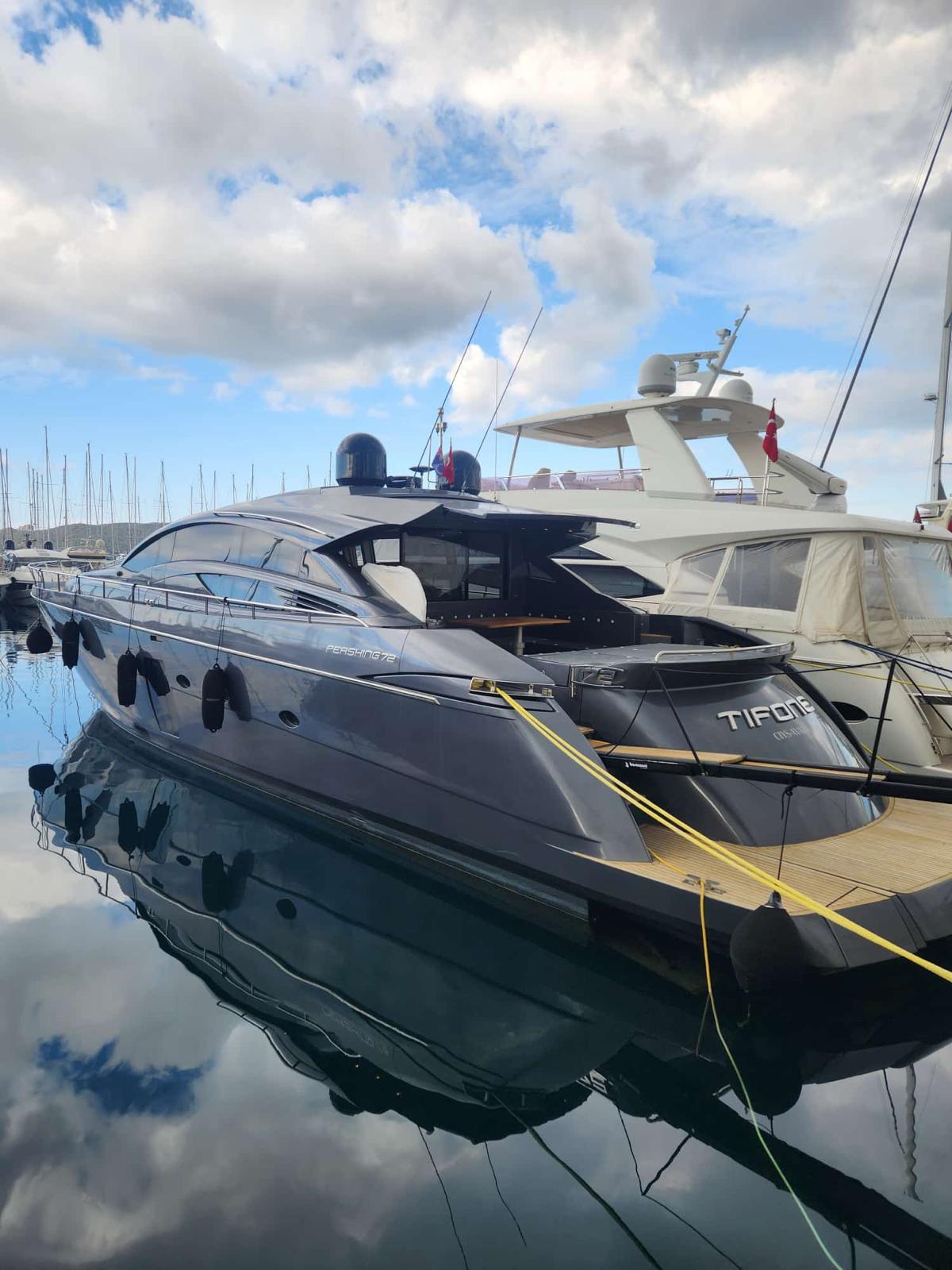 2011 Pershing 72