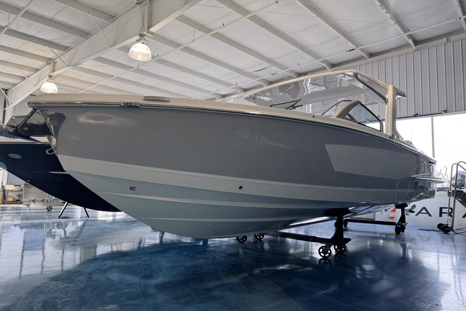 Aviara AV32 Outboard
