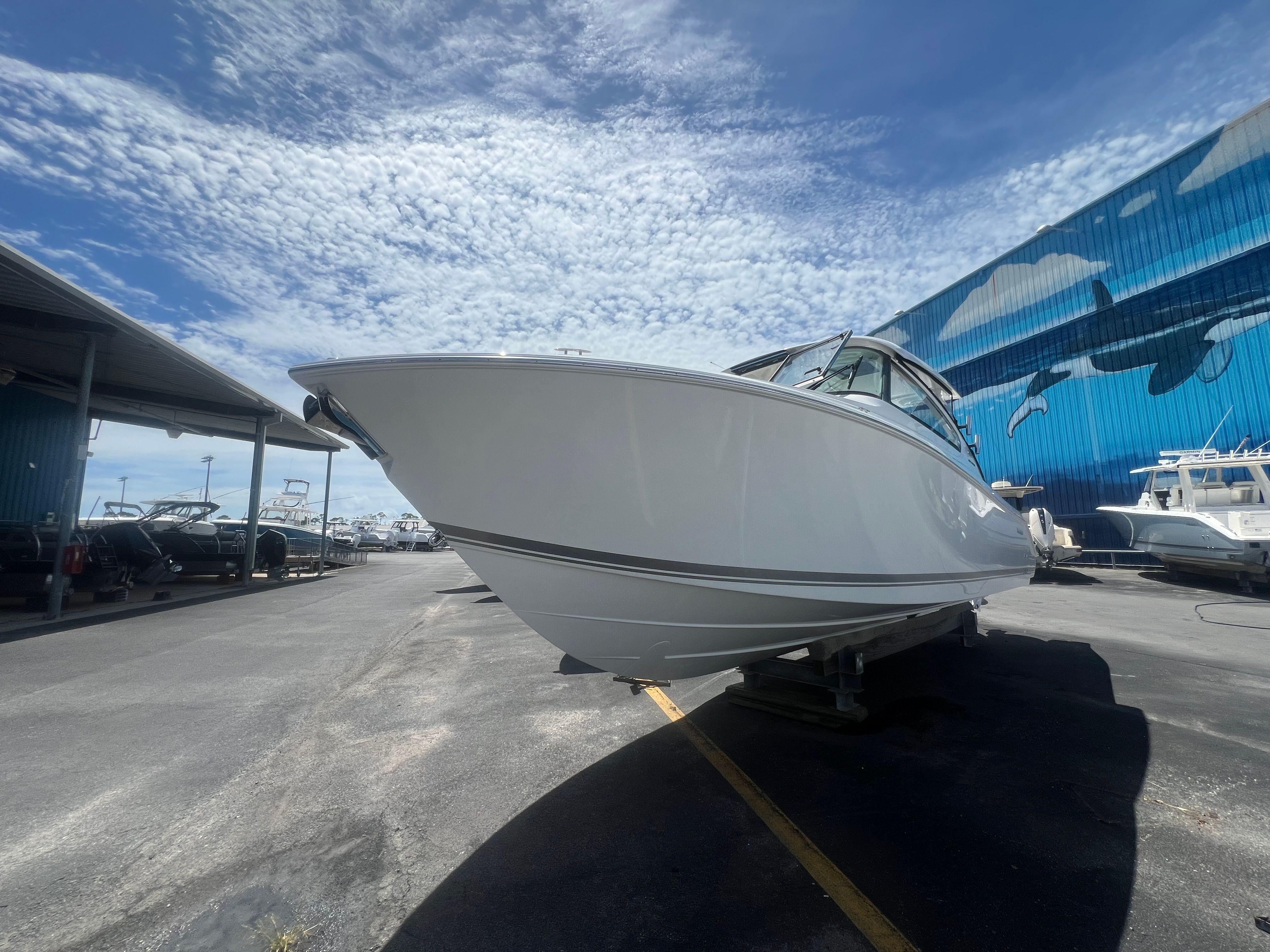 2025 Pursuit DC 306 Dual Console