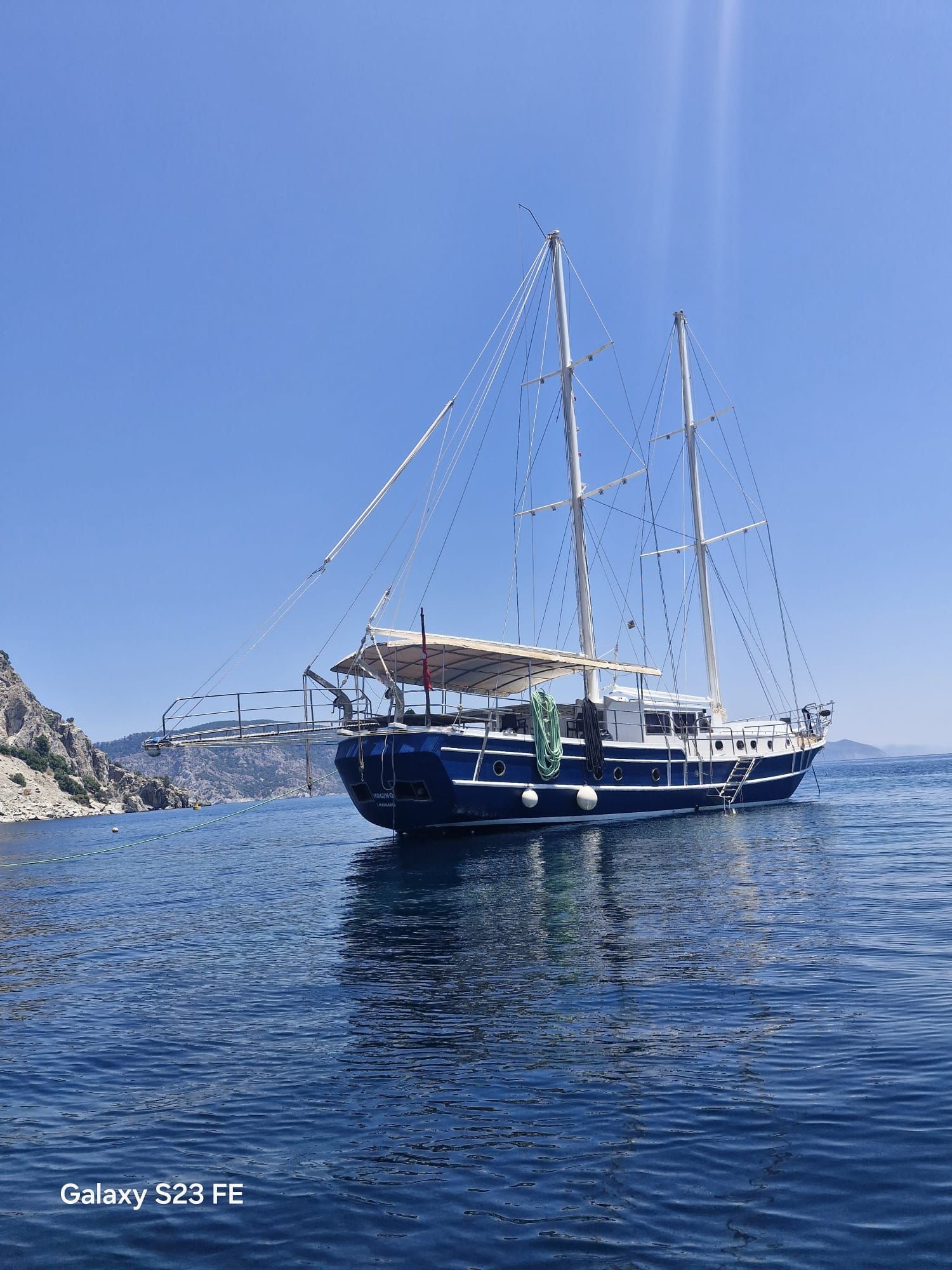 2005 Ketch Mahogany with 6 cabins