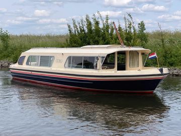 1970 Houseboat Bermuda 34