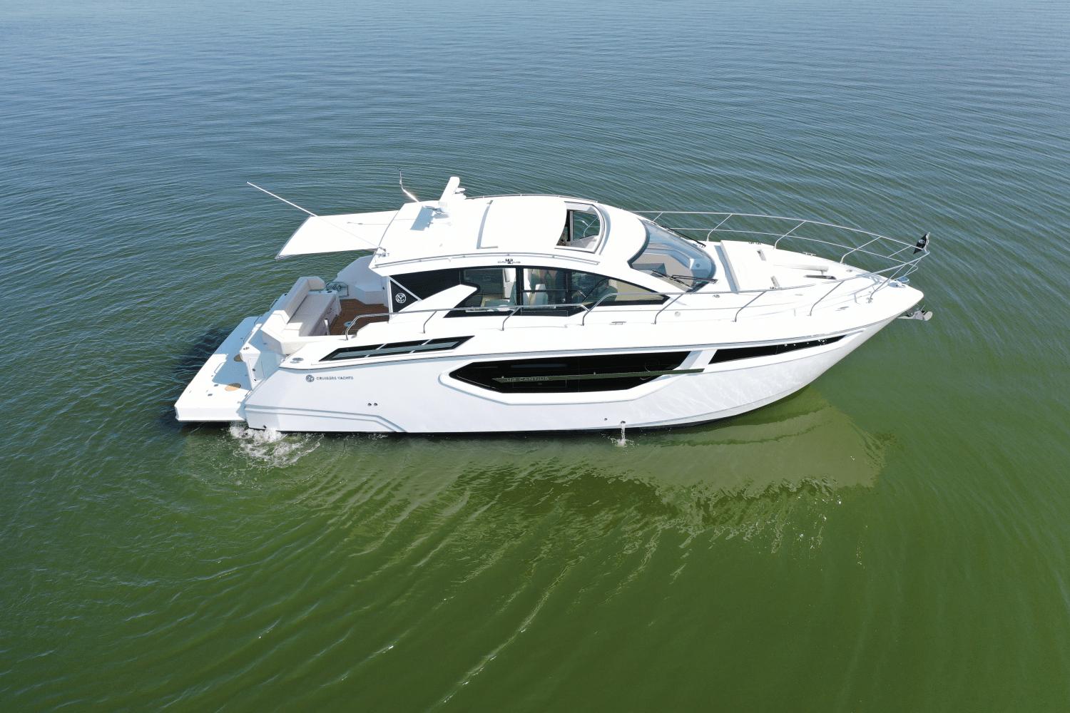 2025 Cruisers Yachts 42 Cantius