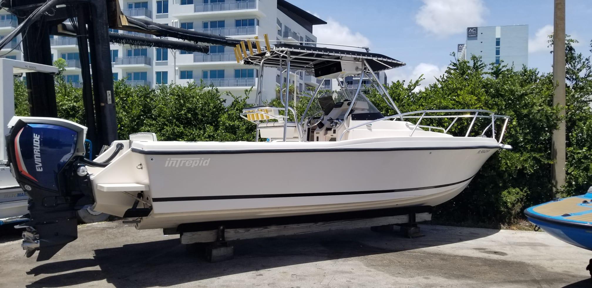 1993 Intrepid 26 Walkaround