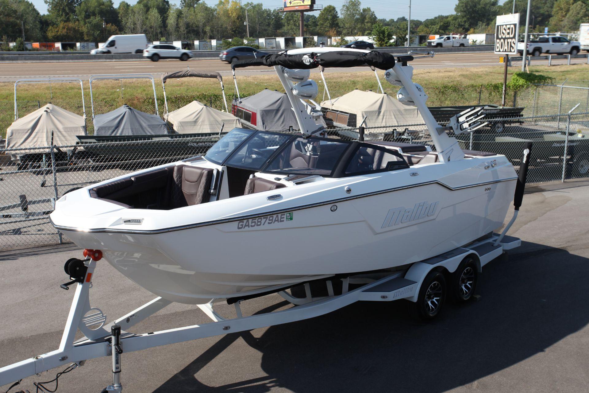 2021 Malibu M220