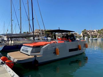 2020 De Antonio Yachts D42 Open